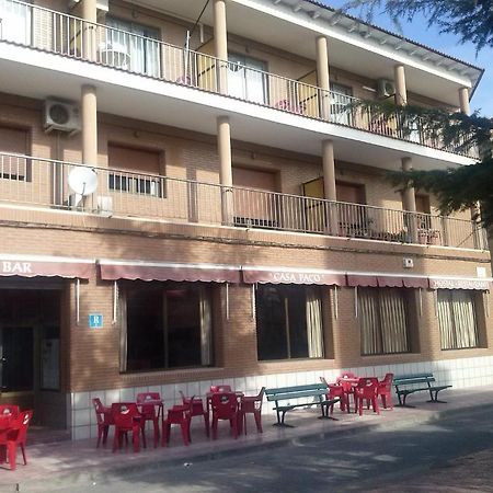Hostal Restaurante Casa Paco Alfajarín Exterior foto